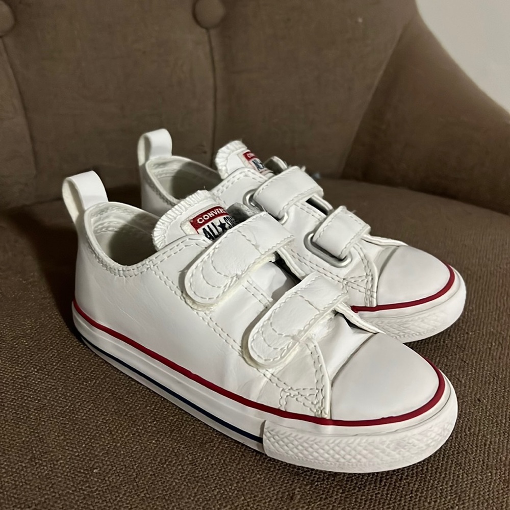 Converse white leather girls tennis shoes size 9